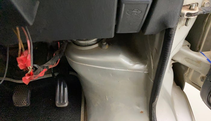 2011 Maruti Eeco 7 STR, Petrol, Manual, 71,287 km, Right Apron - Apron damaged/repaired