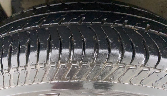2015 Maruti Swift Dzire VXI 1.2 BS IV, Petrol, Manual, 30,220 km, Left Front Tyre Tread