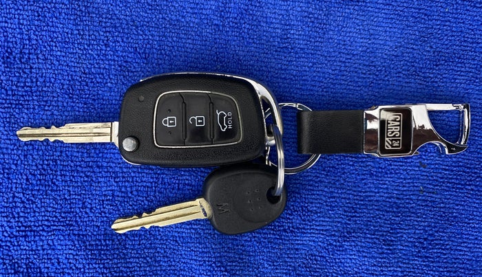2016 Hyundai Elite i20 SPORTZ 1.2, CNG, Manual, 83,476 km, Key Close Up