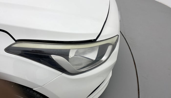 2016 Hyundai Elite i20 SPORTZ 1.2, CNG, Manual, 83,476 km, Right headlight - Faded