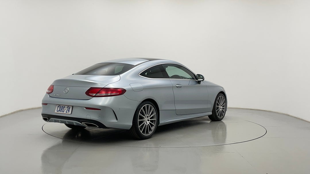 Right Back Diagonal (45- Degree) View