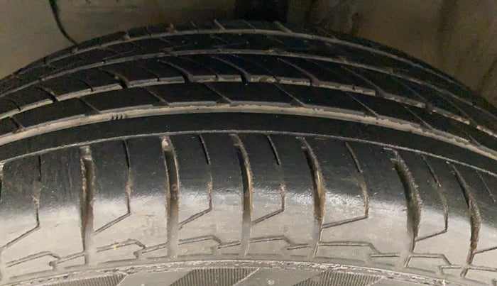 2019 Hyundai Elite i20 ASTA 1.2 (O), Petrol, Manual, 51,307 km, Left Front Tyre Tread