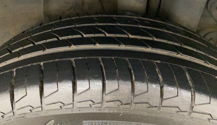 2019 Hyundai Elite i20 ASTA 1.2 (O), Petrol, Manual, 51,307 km, Left Rear Tyre Tread