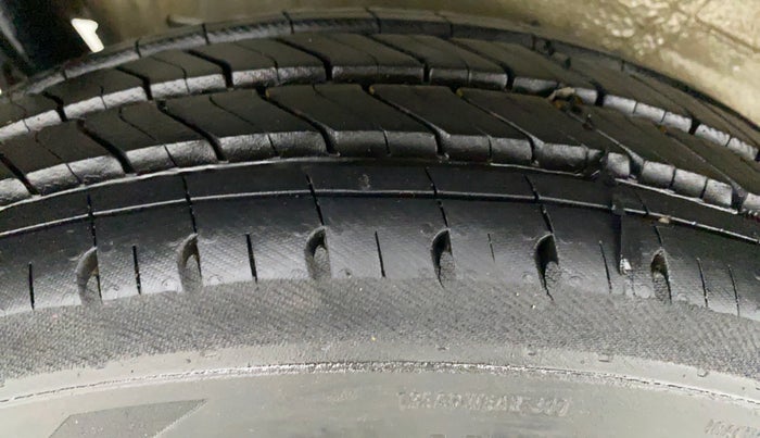 2015 Maruti Wagon R 1.0 LXI, Petrol, Manual, 29,947 km, Right Rear Tyre Tread