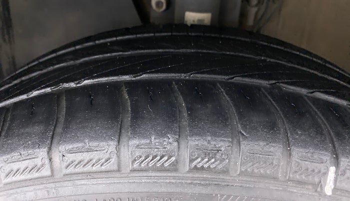2018 Volkswagen Polo COMFORTLINE 1.0 PETROL, Petrol, Manual, 33,151 km, Left Front Tyre Tread