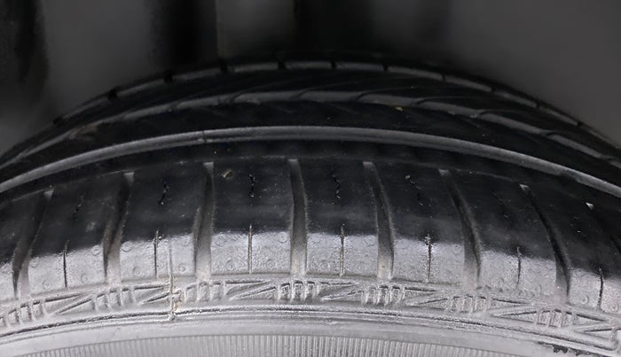 2018 Volkswagen Polo COMFORTLINE 1.0 PETROL, Petrol, Manual, 33,151 km, Right Rear Tyre Tread