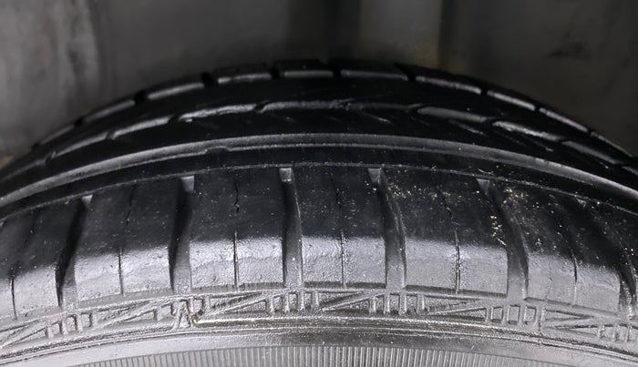 2018 Volkswagen Polo COMFORTLINE 1.0 PETROL, Petrol, Manual, 33,151 km, Left Rear Tyre Tread