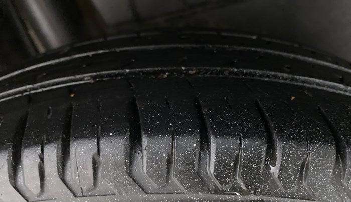 2017 Maruti Dzire VXI, Petrol, Manual, 32,335 km, Right Rear Tyre Tread