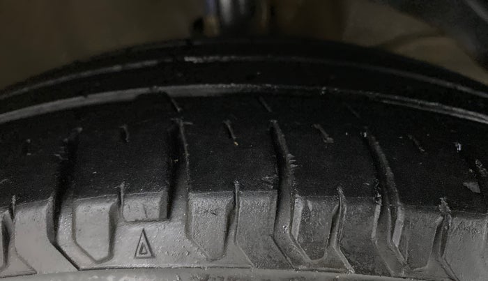 2017 Maruti Dzire VXI, Petrol, Manual, 32,335 km, Right Front Tyre Tread