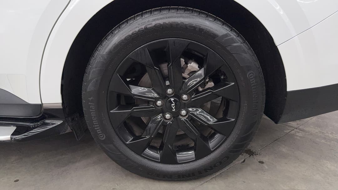 2023 Kia Carnival Special Edition, Automatic, 64996 km, Left Rear Wheel