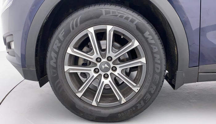 2021 Mahindra XUV700 AX 7 P MT 7 STR, Petrol, Manual, 32,048 km, Left Front Wheel