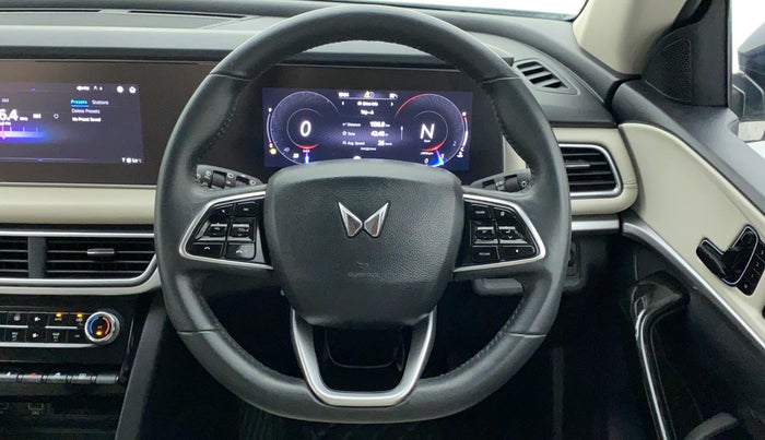 2021 Mahindra XUV700 AX 7 P MT 7 STR, Petrol, Manual, 32,048 km, Steering Wheel Close Up