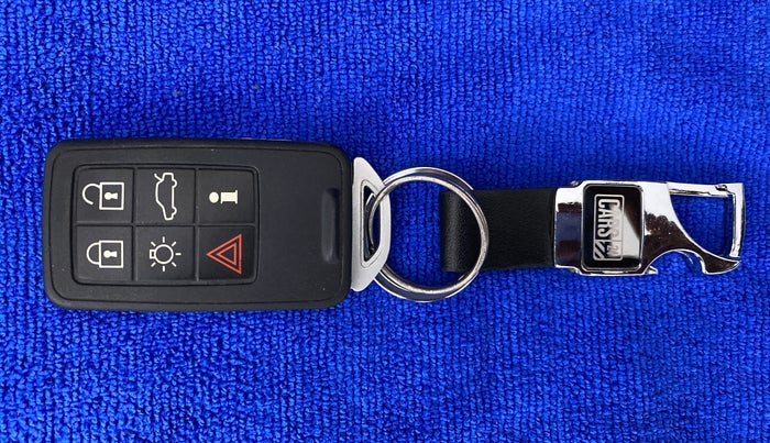 2015 Volvo V40 Cross Country T4 MOMENTUM, Petrol, Automatic, 21,635 km, Key Close Up