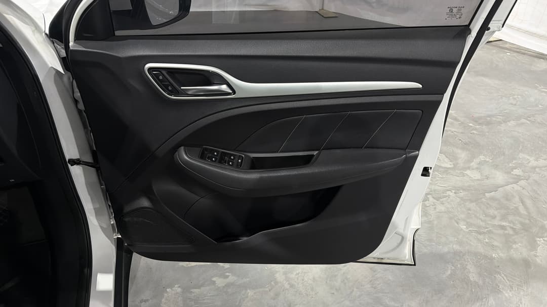2018 MG ZS Essence, Automatic, 124794 km, Speaker View