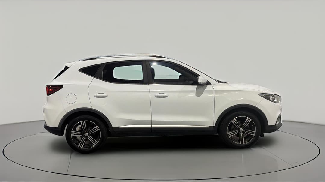 2018 MG ZS Essence, Automatic, 124794 km, Right Side View