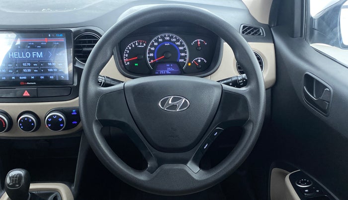 2017 Hyundai Grand i10 MAGNA 1.2 VTVT, Petrol, Manual, 25,378 km, Steering Wheel Close Up