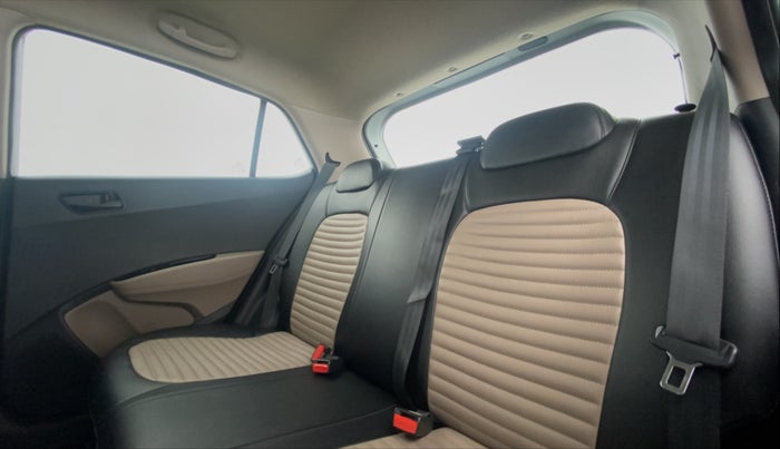 2017 Hyundai Grand i10 MAGNA 1.2 VTVT, Petrol, Manual, 25,378 km, Right Side Rear Door Cabin