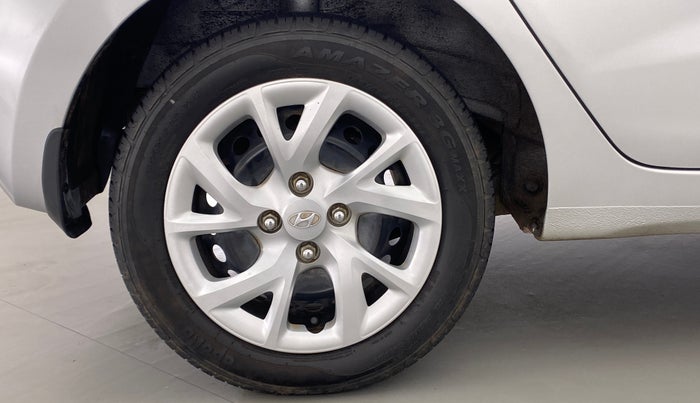 2017 Hyundai Grand i10 MAGNA 1.2 VTVT, Petrol, Manual, 25,378 km, Right Rear Wheel