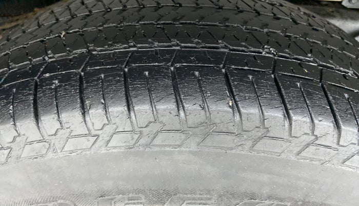 2016 Mahindra Scorpio S10, Diesel, Manual, 56,313 km, Right Rear Tyre Tread