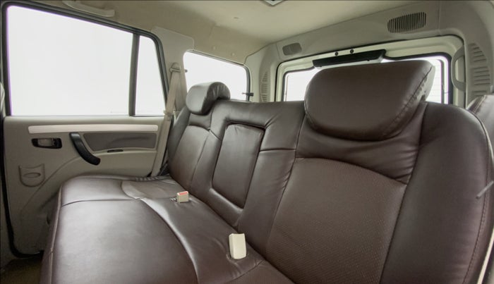 2016 Mahindra Scorpio S10, Diesel, Manual, 56,313 km, Right Side Rear Door Cabin