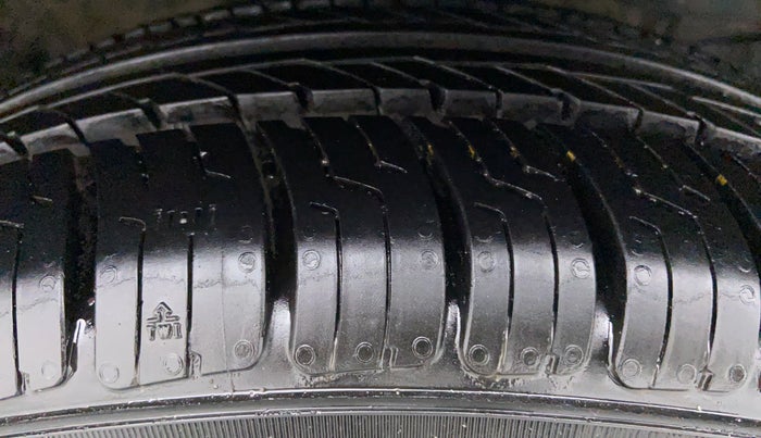2014 Honda Amaze 1.2 SMT I VTEC, Petrol, Manual, 1,46,858 km, Right Front Tyre Tread