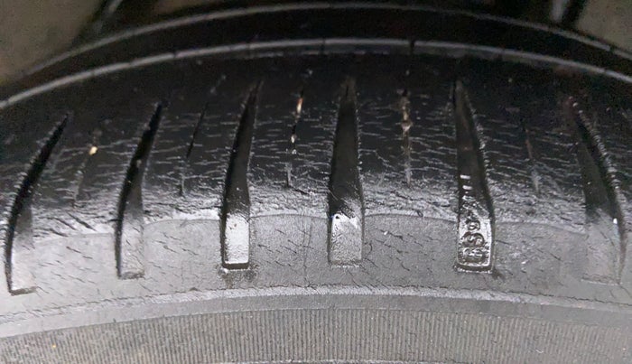 2014 Honda Amaze 1.2 SMT I VTEC, Petrol, Manual, 1,46,858 km, Left Rear Tyre Tread