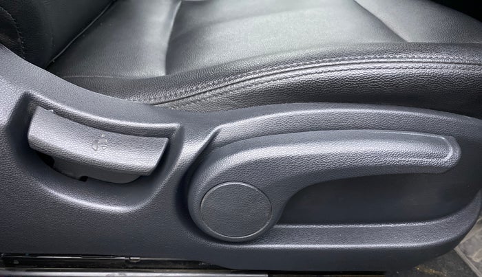 2019 Hyundai Elite i20 1.2 SPORTS PLUS VTVT, Petrol, Manual, 16,055 km, Driver Side Adjustment Panel