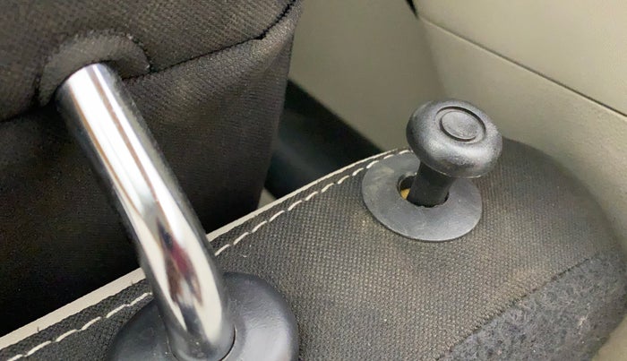 2019 Renault TRIBER RXZ, Petrol, Manual, 59,503 km, Third-row right seat - Seat adjuster not working
