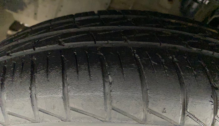 2019 Renault TRIBER RXZ, Petrol, Manual, 59,503 km, Left Front Tyre Tread