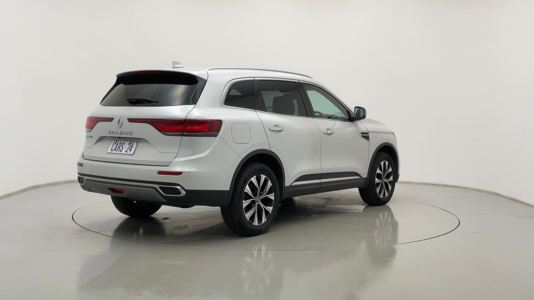 Right Back Diagonal (45- Degree) View