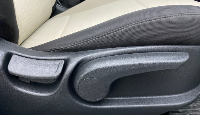 2019 Hyundai Verna 1.6 SX VTVT, Petrol, Manual, 4,271 km, Driver Side Adjustment Panel