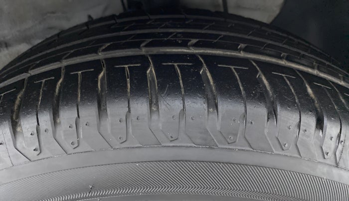 2019 Hyundai Verna 1.6 SX VTVT, Petrol, Manual, 4,271 km, Right Front Tyre Tread