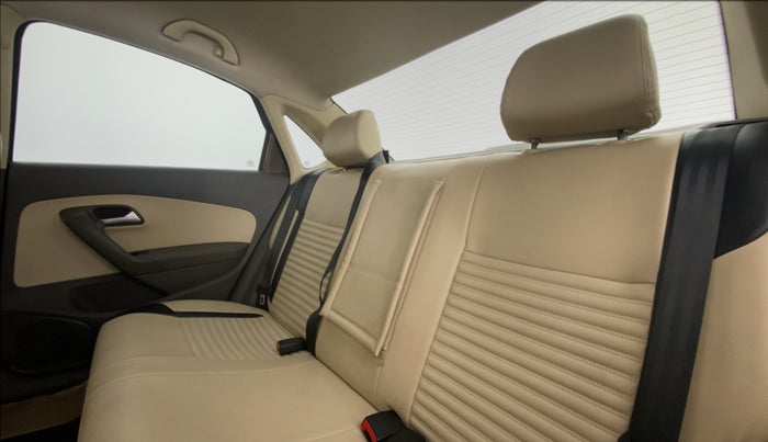 2015 Volkswagen Vento HIGHLINE 1.2 TSI AT, Petrol, Automatic, 62,250 km, Right Side Rear Door Cabin
