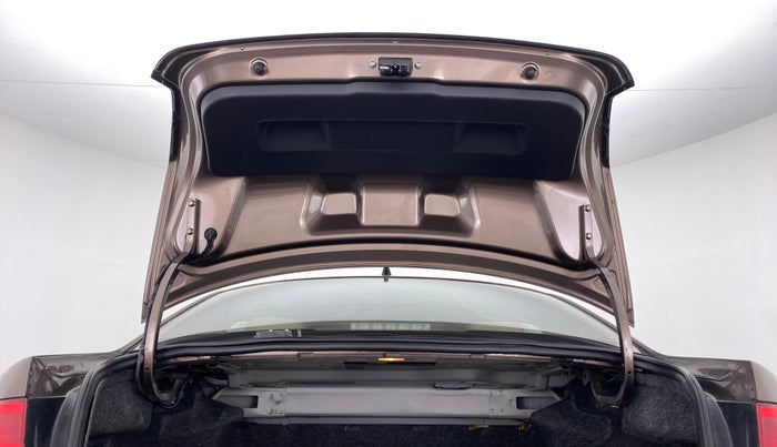 2015 Volkswagen Vento HIGHLINE 1.2 TSI AT, Petrol, Automatic, 62,250 km, Boot Door Open