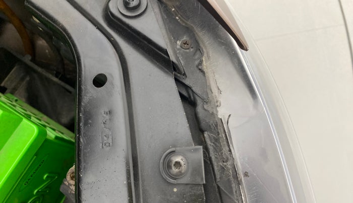2015 Volkswagen Vento HIGHLINE 1.2 TSI AT, Petrol, Automatic, 62,250 km, Left headlight - Clamp has minor damage