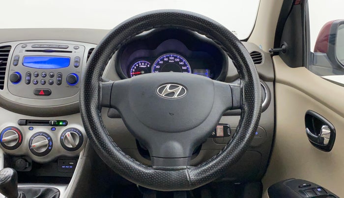 2016 Hyundai i10 SPORTZ 1.1, Petrol, Manual, 31,355 km, Steering Wheel Close Up