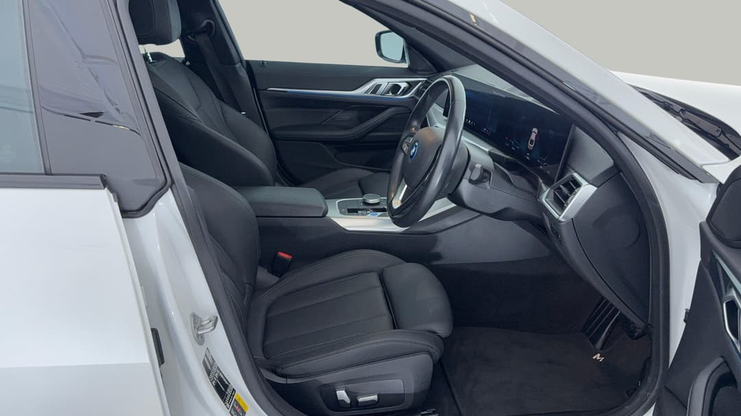 2023 BMW I4 Edrive35 Gran Coupe, Automatic, 32003 km, Right Side Front Door Cabin View