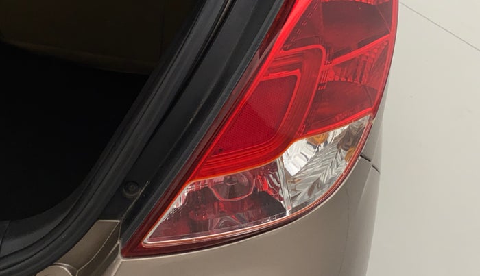 2013 Hyundai i20 SPORTZ 1.4 CRDI, Diesel, Manual, 1,20,605 km, Right tail light - Minor scratches