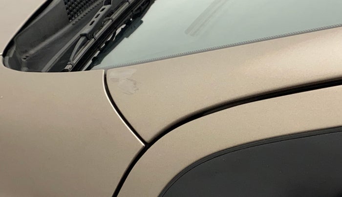2013 Hyundai i20 SPORTZ 1.4 CRDI, Diesel, Manual, 1,20,605 km, Left A pillar - Paint is slightly faded