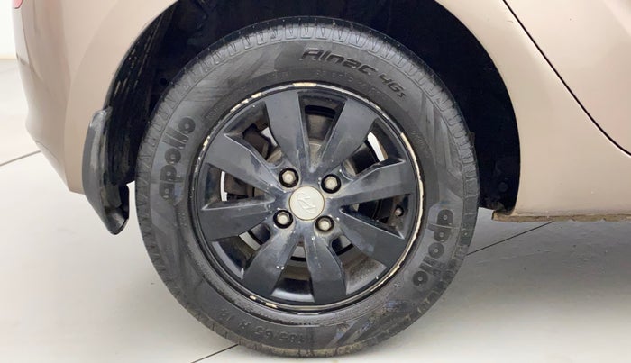 2013 Hyundai i20 SPORTZ 1.4 CRDI, Diesel, Manual, 1,20,605 km, Right Rear Wheel