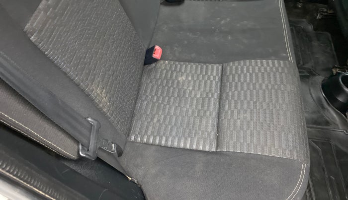 2015 Toyota Etios CROSS G, Petrol, Manual, 48,638 km, Second-row right seat - Cover slightly stained