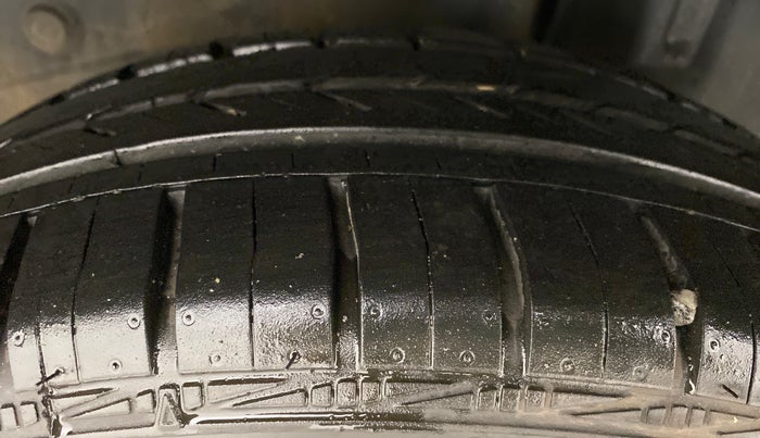 2015 Toyota Etios CROSS G, Petrol, Manual, 48,638 km, Left Rear Tyre Tread