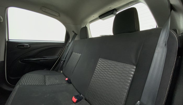 2015 Toyota Etios CROSS G, Petrol, Manual, 48,638 km, Right Side Rear Door Cabin