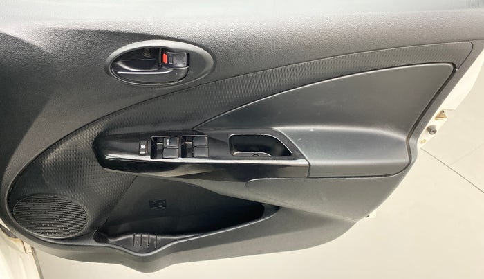 2015 Toyota Etios CROSS G, Petrol, Manual, 48,638 km, Driver Side Door Panels Control