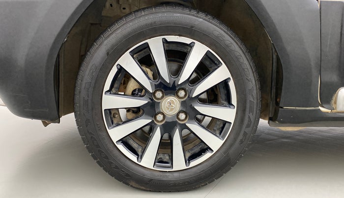 2015 Toyota Etios CROSS G, Petrol, Manual, 48,638 km, Left Front Wheel