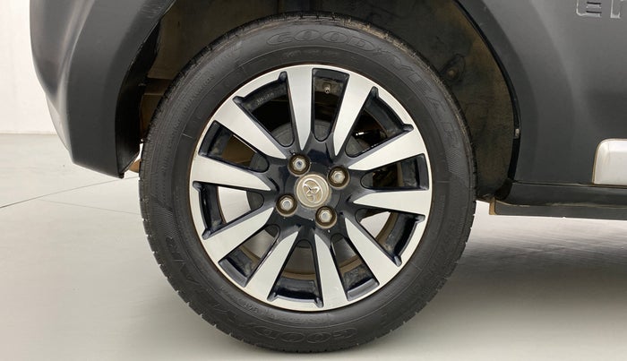 2015 Toyota Etios CROSS G, Petrol, Manual, 48,638 km, Right Rear Wheel