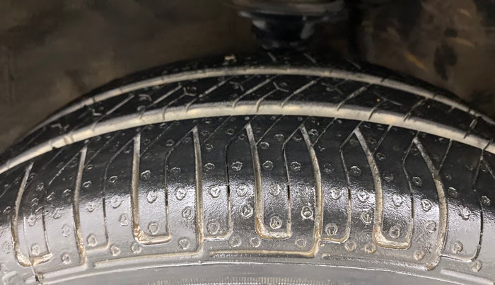 2017 Maruti Alto K10 VXI, Petrol, Manual, 54,595 km, Left Front Tyre Tread