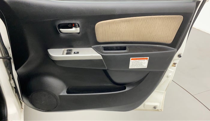 2017 Maruti Wagon R 1.0 LXI CNG, CNG, Manual, 76,538 km, Driver Side Door Panels Control