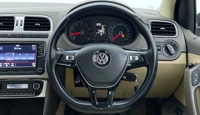 2016 Volkswagen Vento HIGHLINE PETROL, Petrol, Manual, 25,060 km, Steering Wheel Close Up