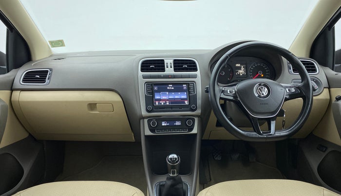 2016 Volkswagen Vento HIGHLINE PETROL, Petrol, Manual, 25,060 km, Dashboard